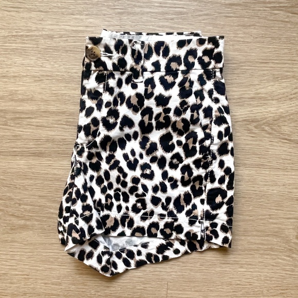 New Old Navy Womens Leopard Cheetah Everyday Short Mid Rise With Pockets Size 0 - Picture 6 of 8